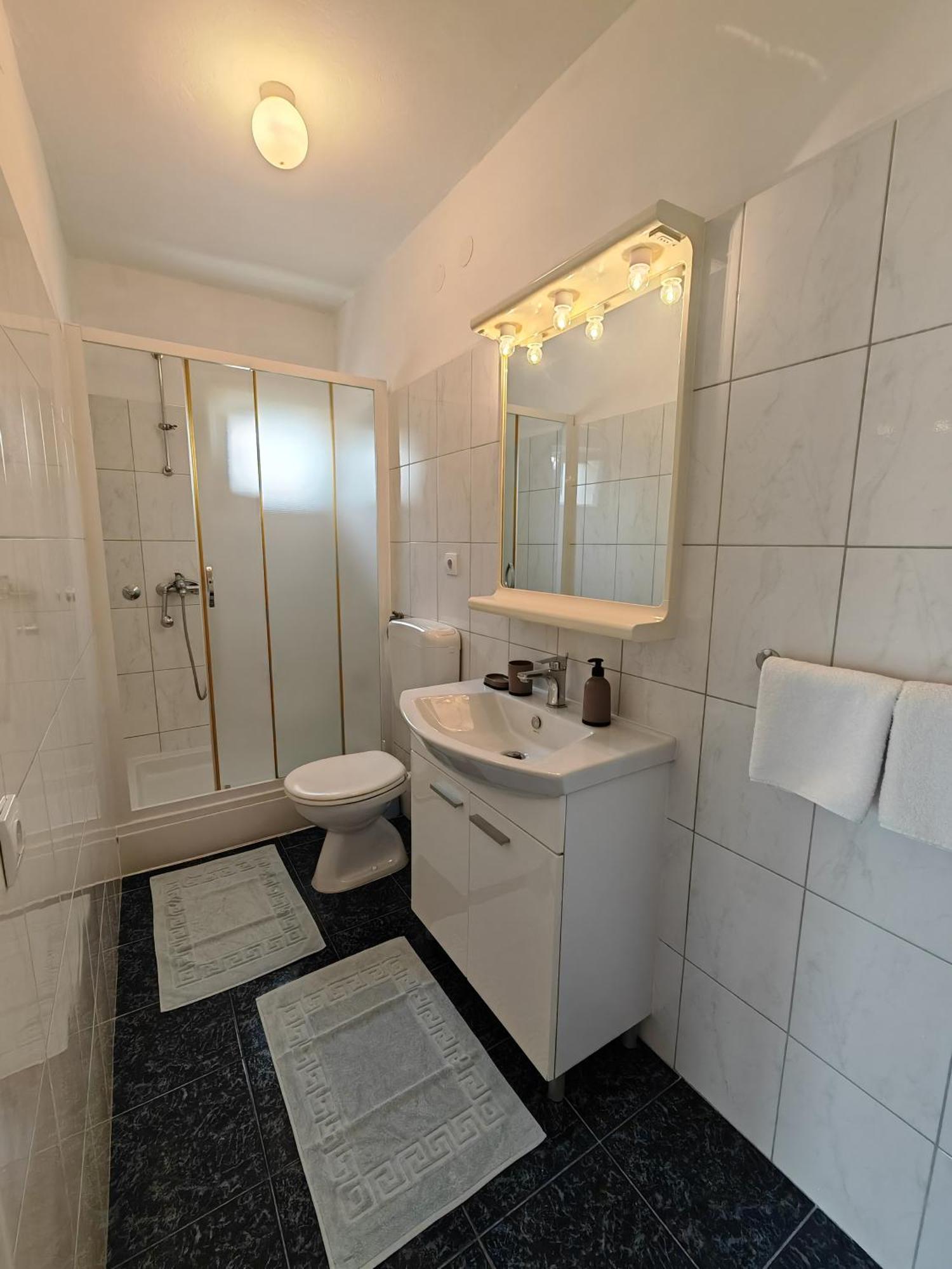 Apartments & Rooms Samohod Vodice Luaran gambar