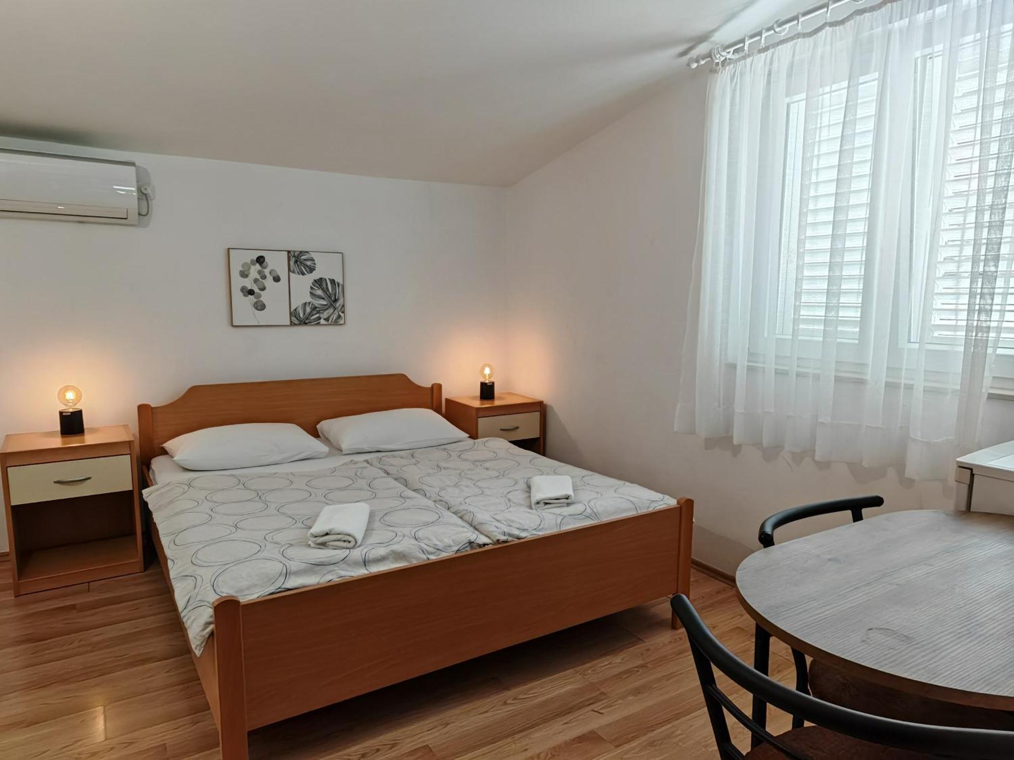 Apartments & Rooms Samohod Vodice Bilik gambar