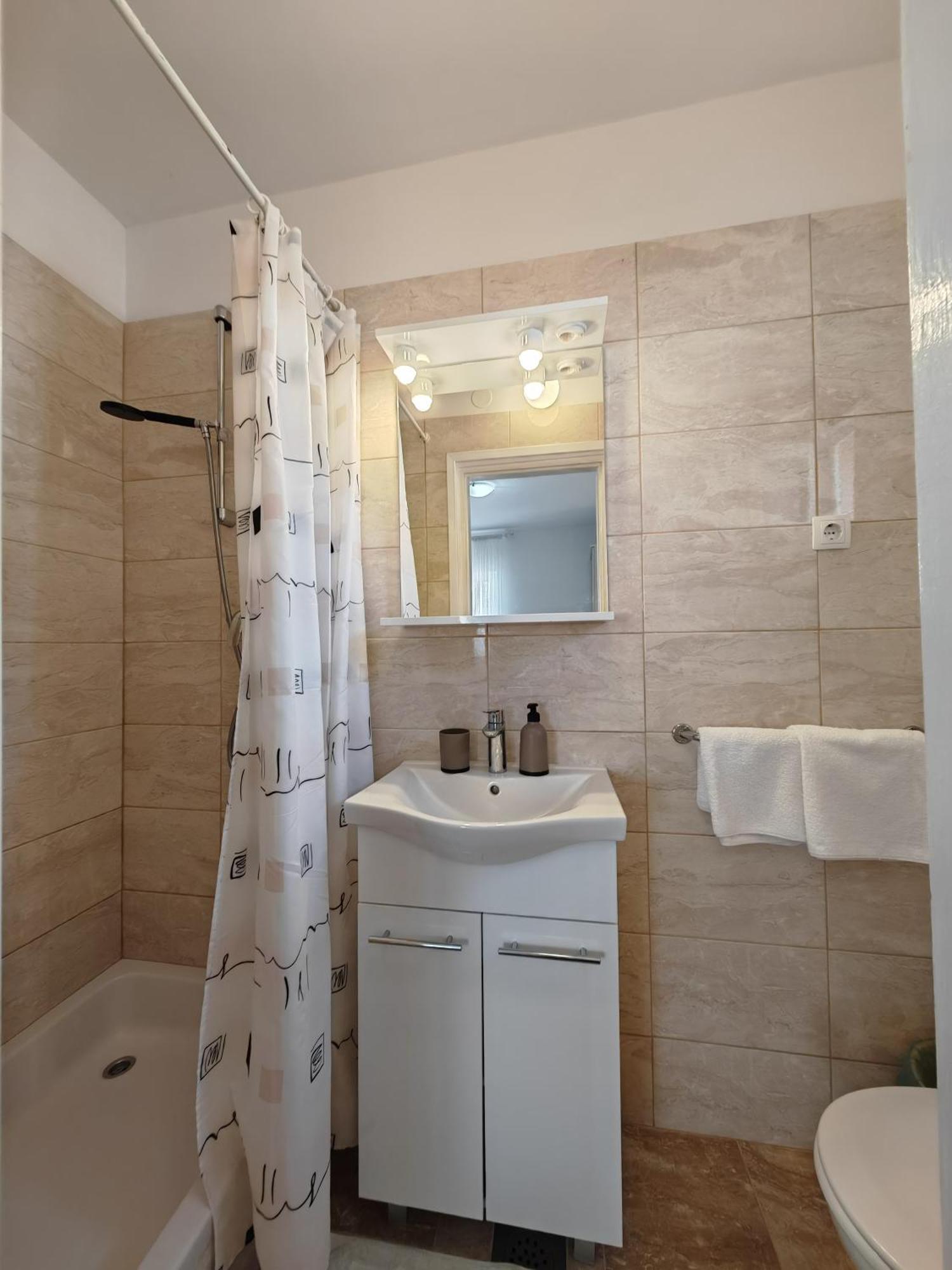 Apartments & Rooms Samohod Vodice Luaran gambar