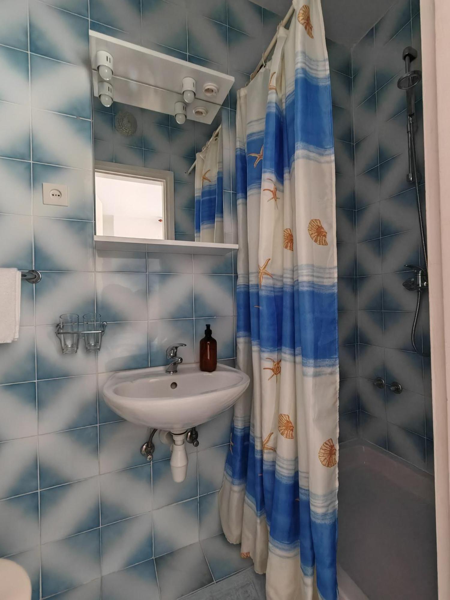 Apartments & Rooms Samohod Vodice Bilik gambar